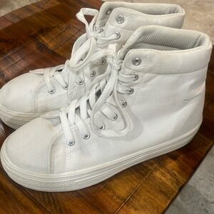 Rock & Candy by Zigi White high hi-top platform sneakers size 9